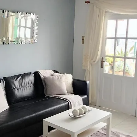 Beautiful Spacious 1-bed With Aircon Apartment Puerto del Carmen (Lanzarote)